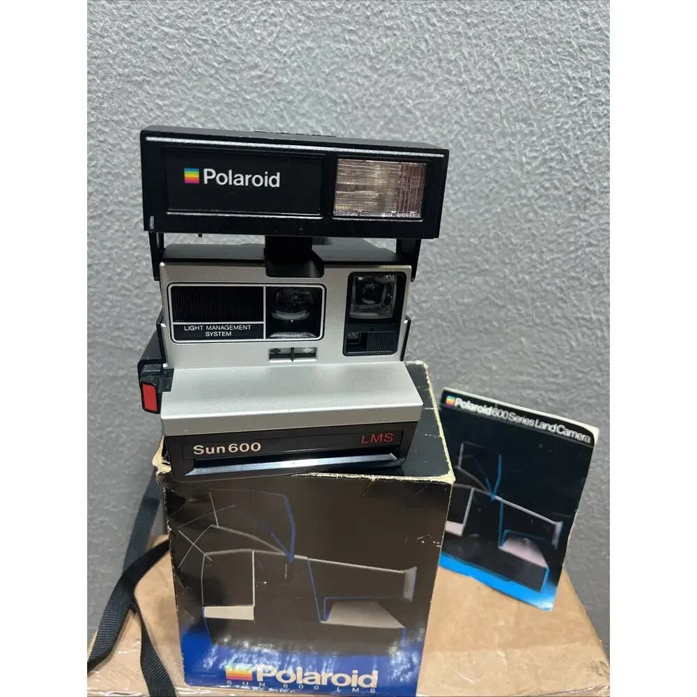 Polaroid Sun 600 LMS Instant Film Camera w/ Strap & Flash - Tested